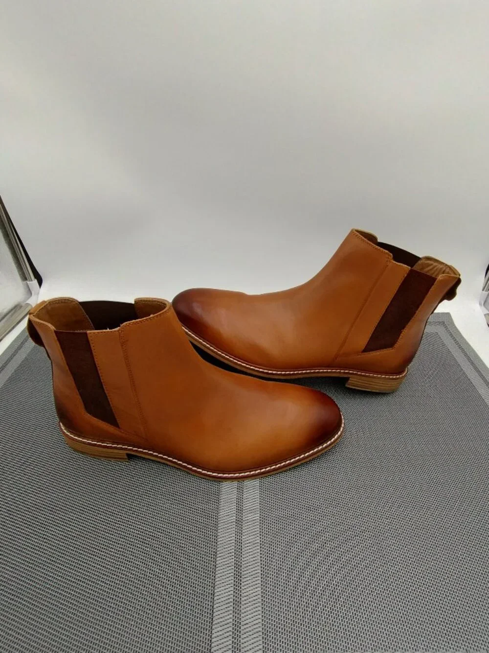 Thomas & Vine Corbin Chelsea Leather Boot Cognac Size 10 - Picture 1 of 13